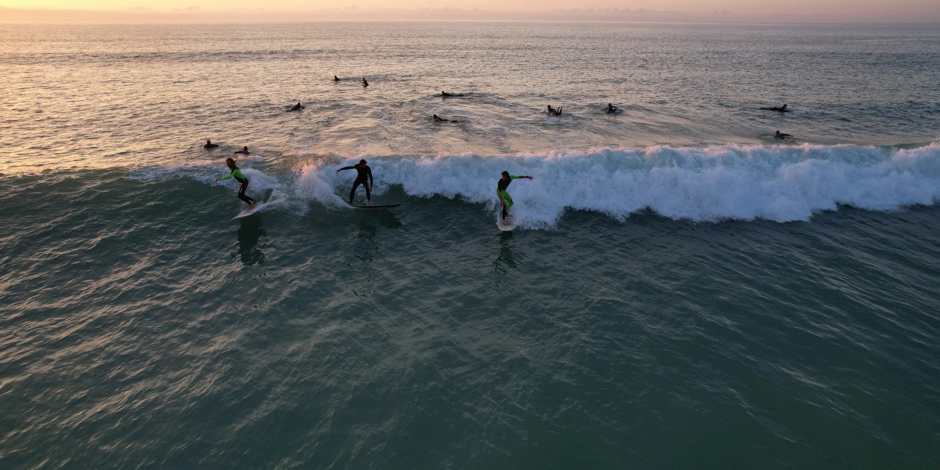 Surf sur l'île de Ré image 2
