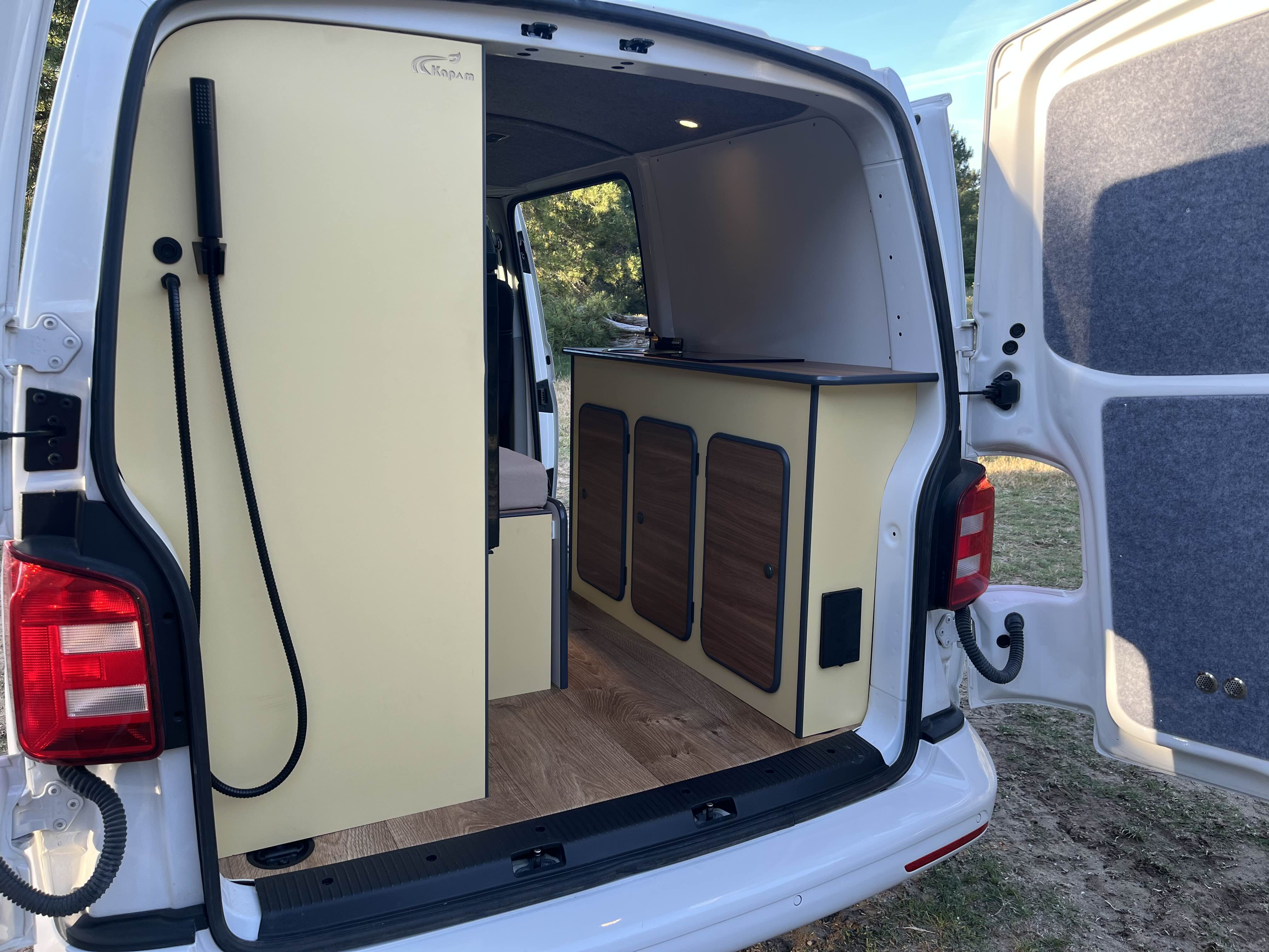 Intérieur du van image 2