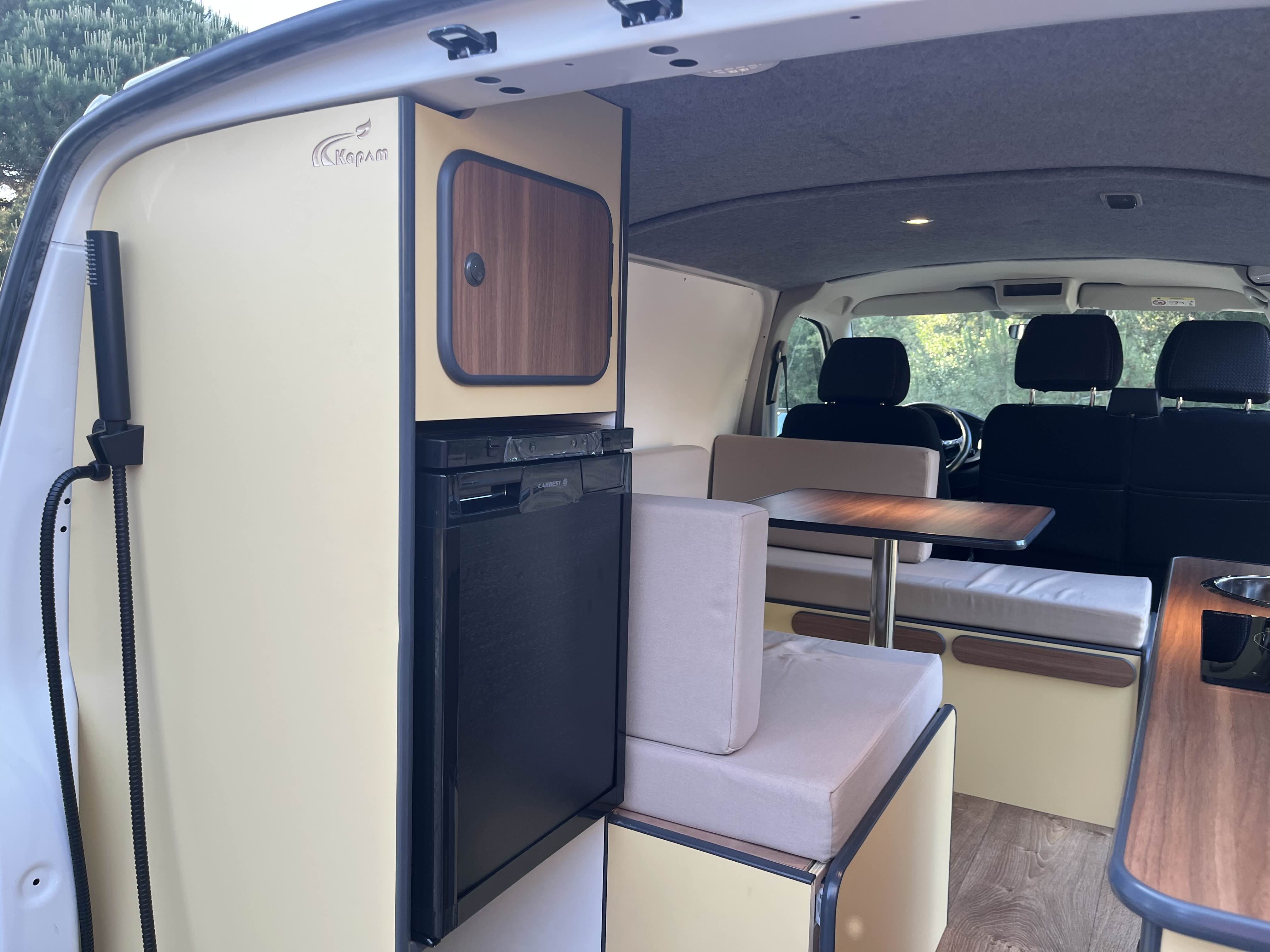 Intérieur du van image 3